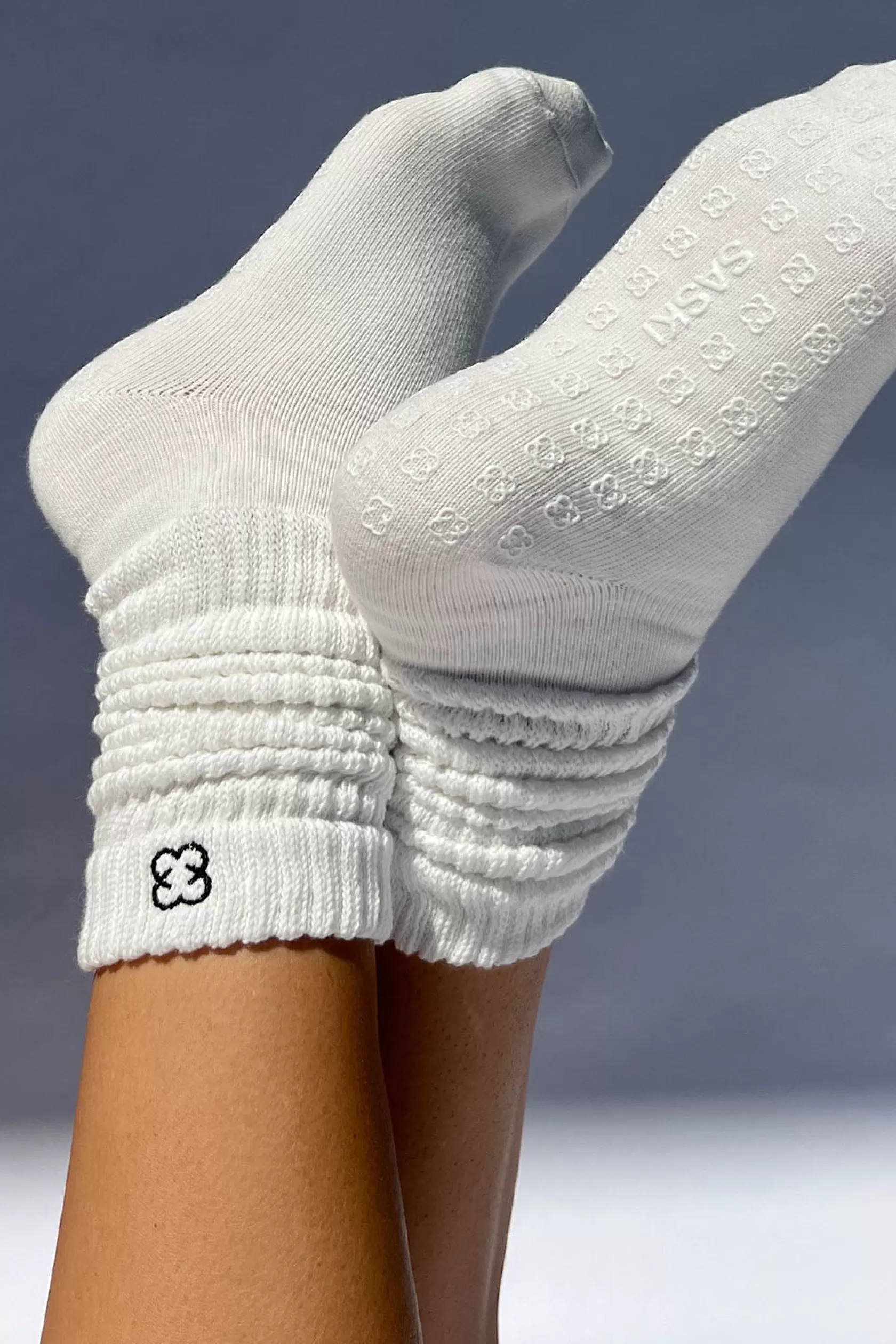 SASKI Accessories>Slouchy Grip Socks | White