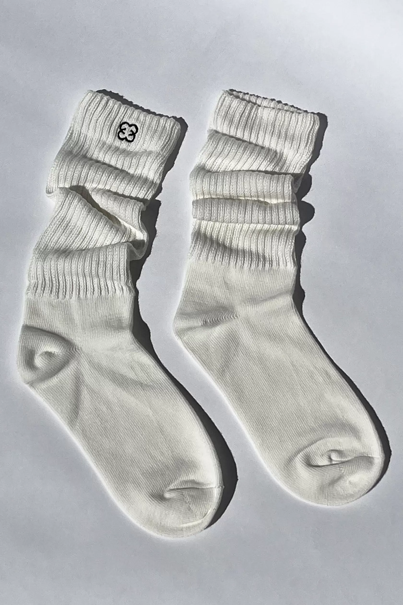 SASKI Accessories>Slouchy Socks | White